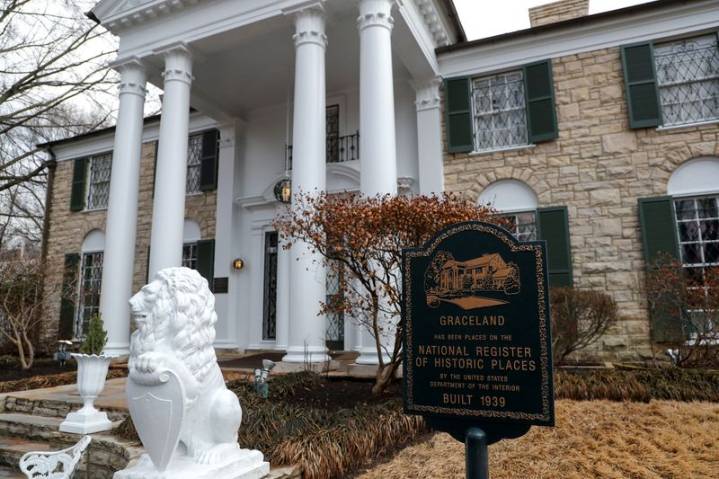Missouri woman sentenced for trying to steal Graceland from Elvis Presley’s family