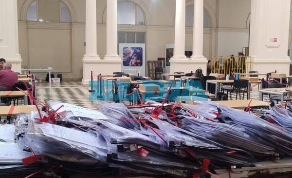 Avanza en el Pasaje Dardo Rocha de La Plata el escrutinio definitivo de las elecciones del domingo