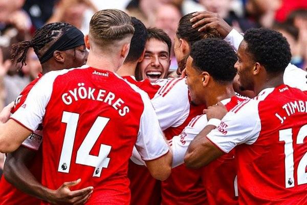 El Arsenal goleó al Nottingham Forest y quedó momentáneamente como líder de la Premier League