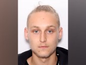 Buscan a joven de 19 años sospechoso de tiroteo mortal en autopista de Virginia