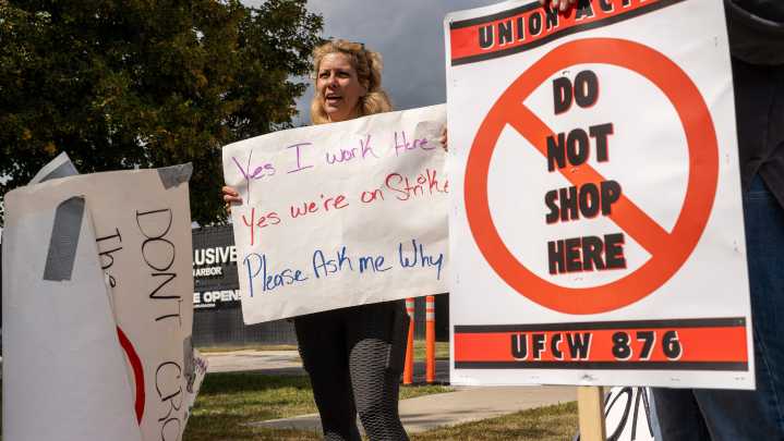 Cannabis workers strike in Ann Arbor over union rights