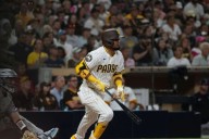 Luis Arráez triplica otra vez, suma bases robadas e impulsa el triunfo de los Padres