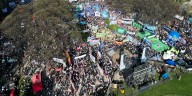 Video: así se celebró el rechazo de los vetos en las afuera del Congreso