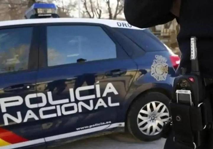 Denuncian a una pareja por okupas en Langreo y acaban detenidos por alquilar pisos que no eran suyos