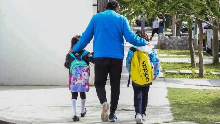 Terror a las redadas del ICE: así afecta a la salud mental de los niños hispanos el miedo a las deportaciones