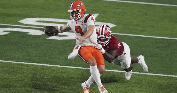 No. 19 Indiana takes control quickly and overwhelms No. 9 Illinois in 63