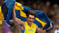 Así empezó Mondo Duplantis de niño y así ha sido su salto de récord mundial
