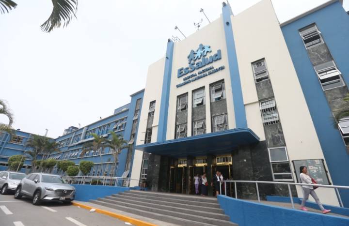 EsSalud descarta huelga general y garantiza atención a más de 12 millones de asegurados