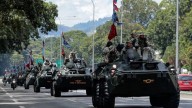 FANB exhibe poderío militar en Caracas con caravana de vehículos