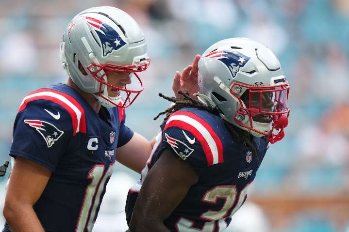 Rhamondre Stevenson's bounce-back effort lifts Patriots vs. Dolphins