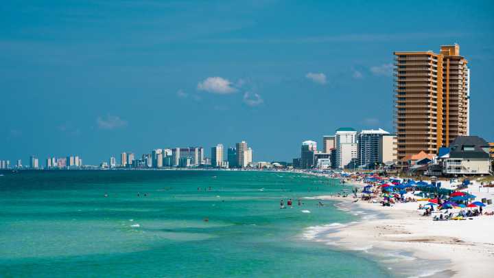 America's Best Small Town To Retire In 2025 Is Officially This Beautiful Spot By The Sea
