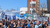 Vassalli: masiva marcha en Firmat en defensa de la fábrica de cosechadoras