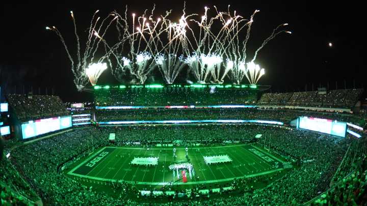 Which NFL stadiums has OU played in? Sooners set to add another
