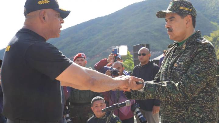 Maduro anticipa una "etapa de lucha armada" si Estados Unidos agrede a Venezuela