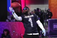 Deadspin | Report: Bears CB Jaylon Johnson (groin) headed to IR