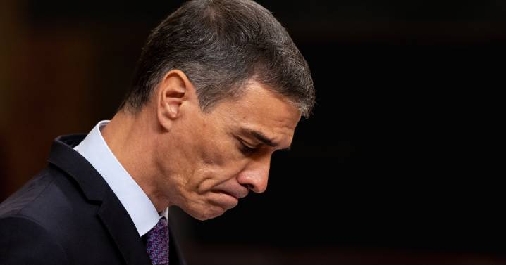Cara a cara de Sánchez y Feijóo en la mañana de la declaración de Begoña Gómez