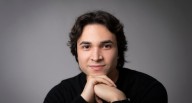 Aurelio Pastor Quesada, escritor peruano: “Por falta de reflexión se pueden cometer atrocidades” (Entrevista)