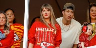 Taylor Swift Quietly Attends Travis Kelce’s Baltimore Ravens Game