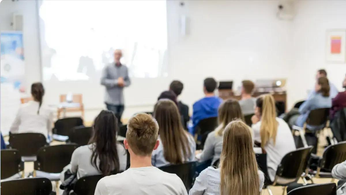 ¿Una carrera más larga que la medicina? Existe y muy pocos en Colombia la han estudiado
