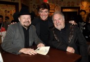 Country music star survived stroke because of something his doctor had never seen before
