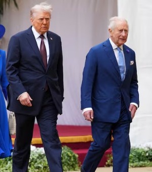 Trump inicia su segunda visita oficial al Reino Unido en medio de fuertes protestas