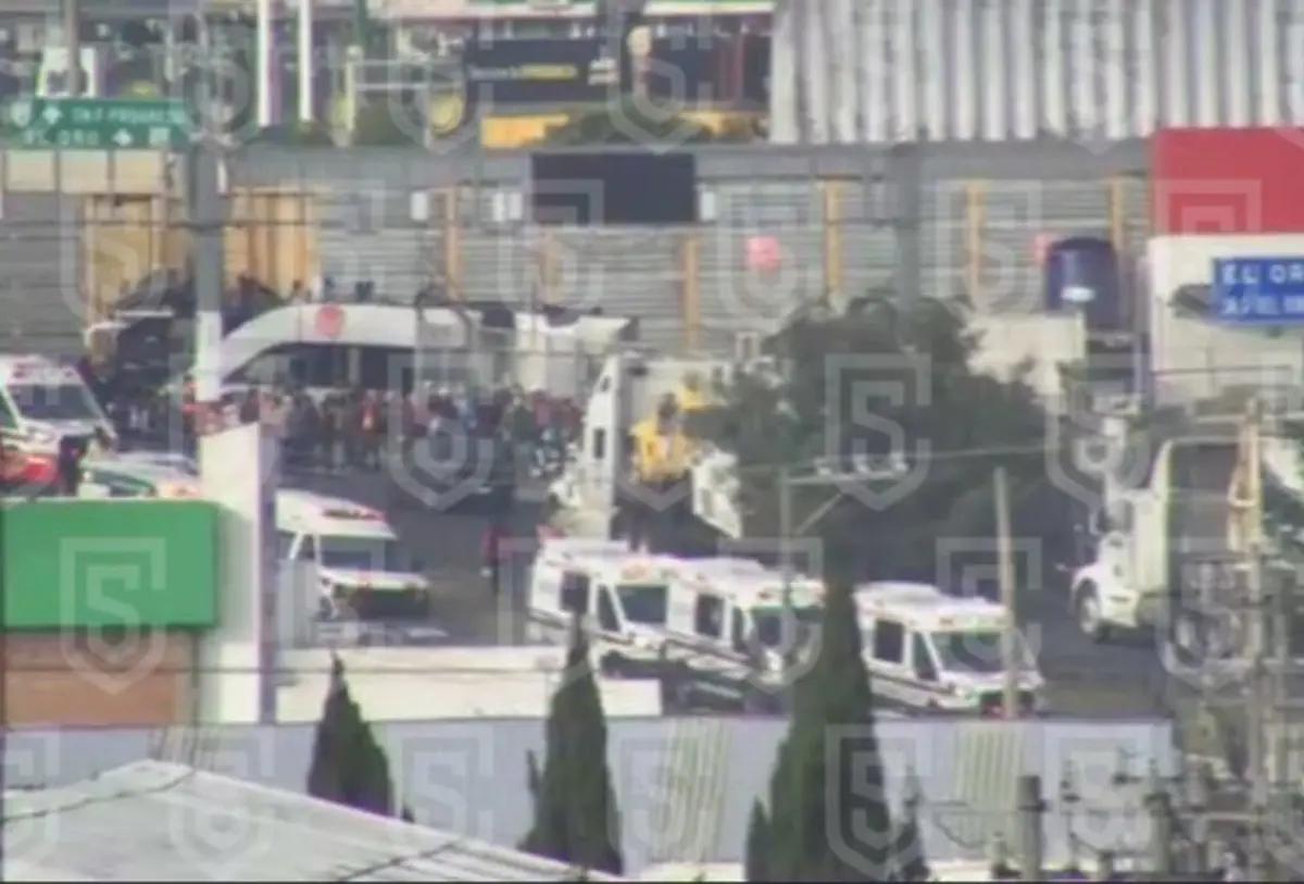 Fatal accidente en Edomex; tren embiste a autobús y deja al menos 9 muertos y 40 heridos