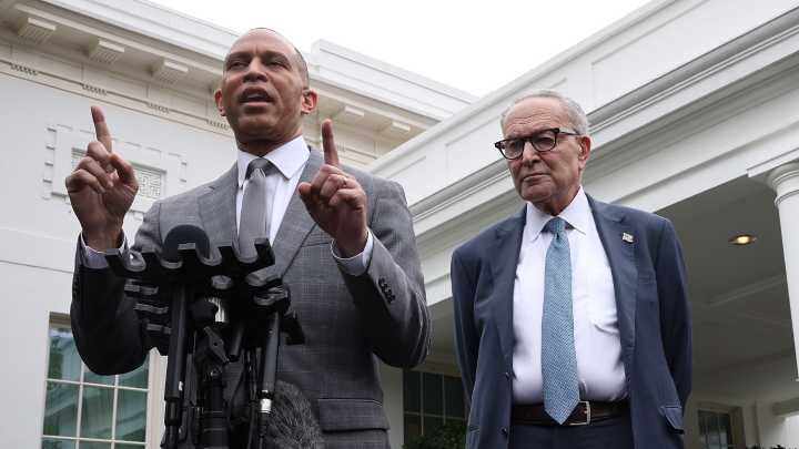 Shutdown: Democrats stand firm, at a cost