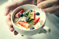 Opciones rápidas y nutritivas. Cinco snacks fáciles para cortar con el hambre repentina y evitar el picoteo de la tarde
