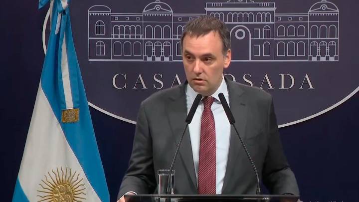 Adorni cuestionó al Congreso por rechazar los vetos y habló de “demagogia”