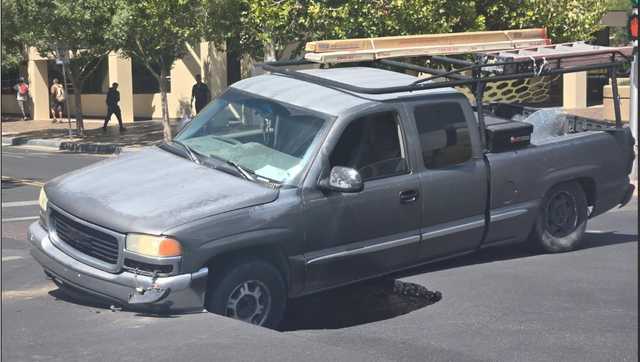 Sinkhole closes downtown Albuquerque intersection