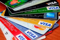 Crecen las deudas con tarjetas y billeteras virtuales: alertan por "mora récord"