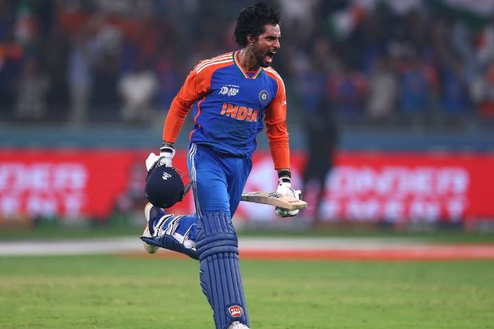 India refuse to collect Asia Cup trophy after beating rivals Pakistan in final