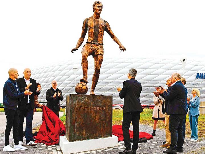 Un bronce con ADN del Bayern: el Kaiser tiene su estatua