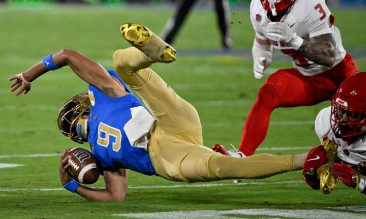 UCLA football drops to 0-3 after blowout loss to New Mexico