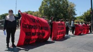 Normalistas cierran el Bulevar 5 de Mayo en la capital y toman alcaldía en Teteles