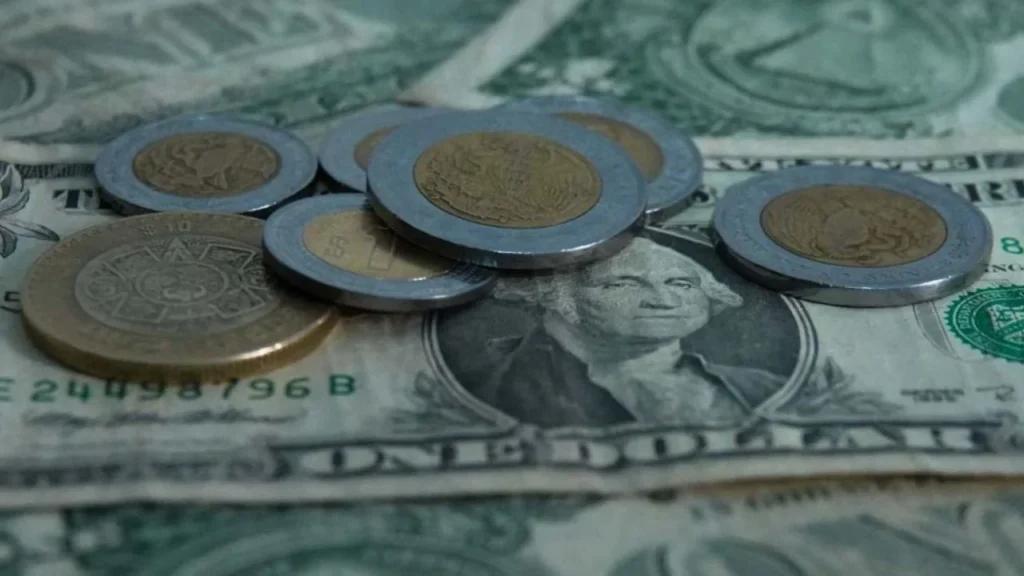 Peso gana terreno tras decisión en EU