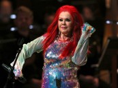 Kate Pierson quiere $750,000 dólares por su casa en Nueva York