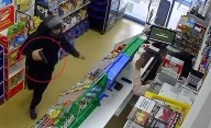 VIDEO. Violento asalto armado de motochorros a metros de Plaza Moreno