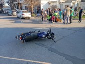 Tres personas trasladadas al Hospital tras un fuerte accidente en Del Valle y Junín