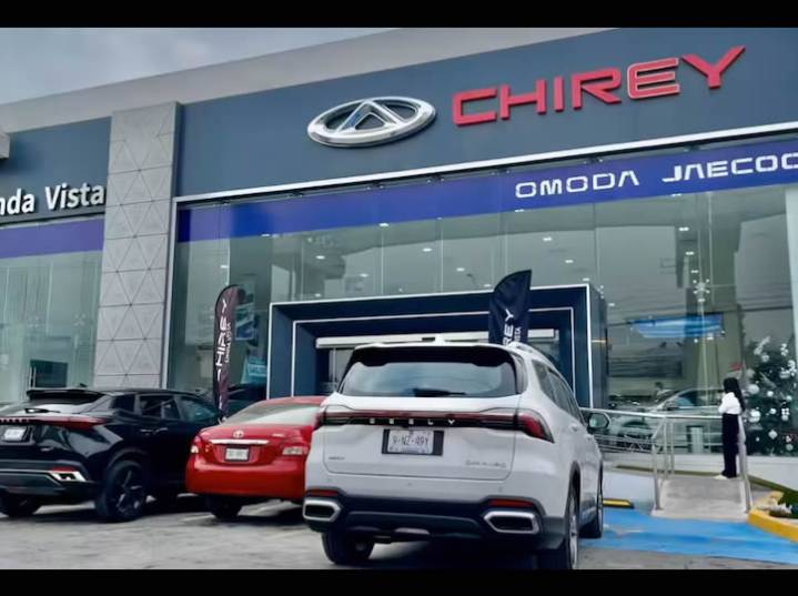 Ebrard confirma aranceles del 50% para autos de origen chino