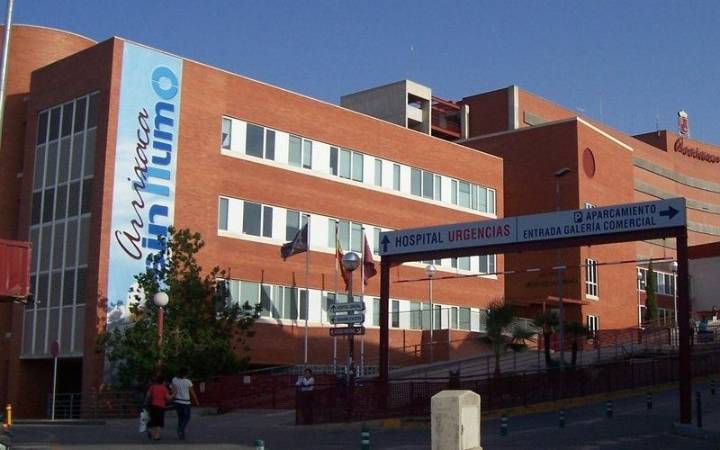 Un menor de 13 años resulta herido grave tras caer desde un primer piso en Molina de Segura