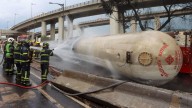 Pipa de gas explotó tras volcar por circular a exceso de velocidad, asegura la Fiscalía de la CDMX