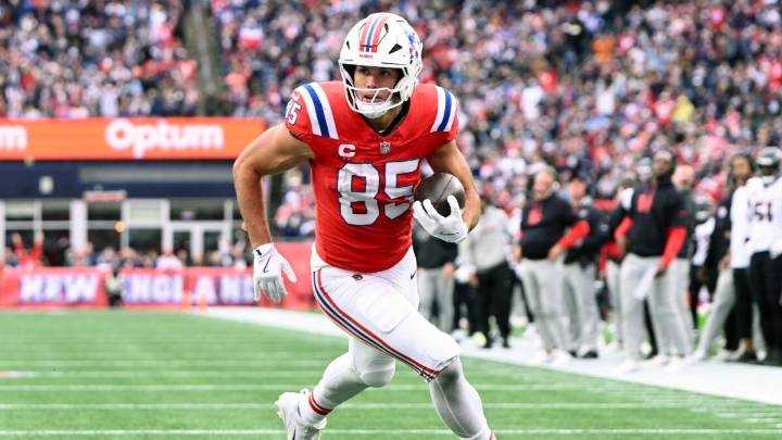 Week 1 NFL player props, odds, predictions: Back Hunter Henry over 32.5 yards for Week 1 NFL TE prop picks