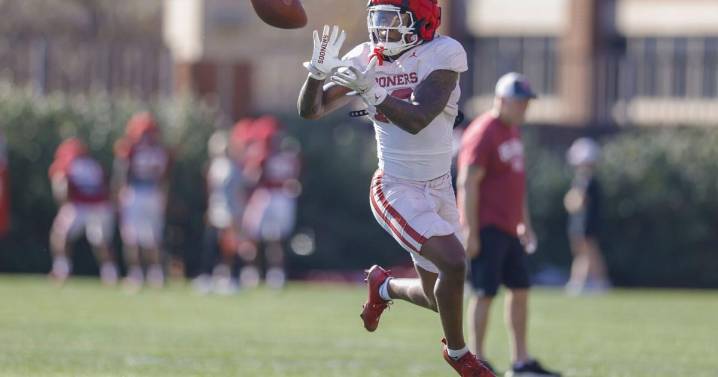 Reggie Powers plays fast and physical | Snap counts, PFF grades, more from OU-Temple