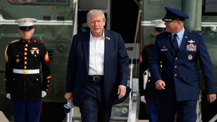 Supreme Court keeps in place Trump funding freeze that threatens billions of dollars in foreign aid