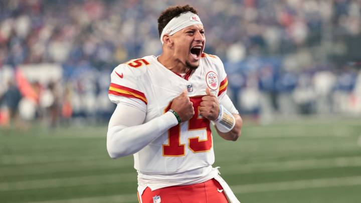 NFL: Patrick Mahomes leads Kansas City Chiefs to first victory of season over New York Giants