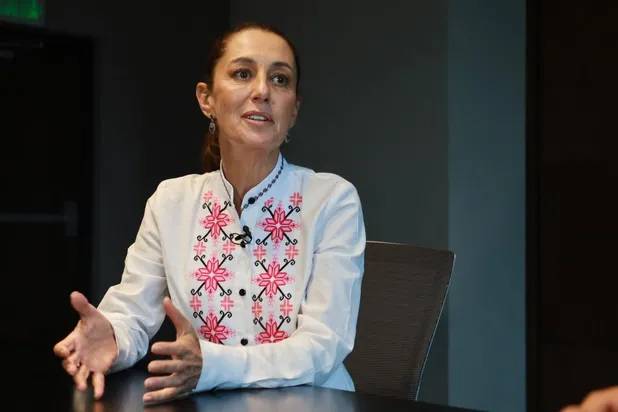 Celebra Sheinbaum Compra-venta de Banamex a empresario mexicano