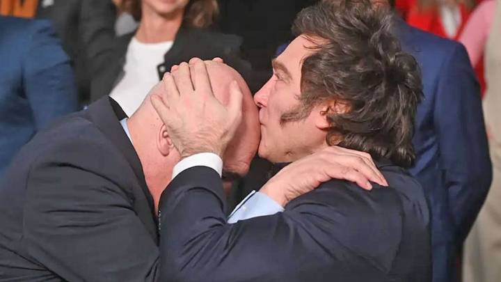 Milei sostiene a Espert pese a la denuncia por vínculos narcos: "Son chimentos de peluquería"