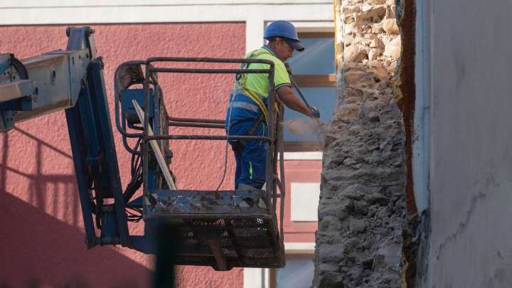 El INE revisa tres décimas al alza el crecimiento de 2024, hasta el 3,5%, y dos a la baja el de 2023, al 2,5%