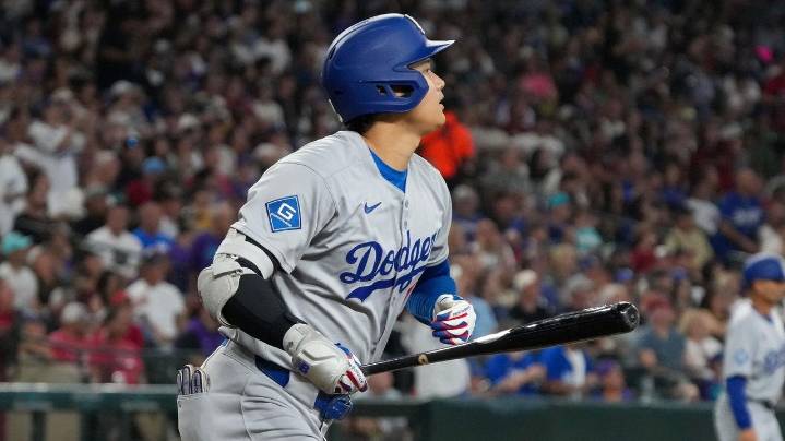 Ohtani hits splash shot into Chase Field pool, matches career high with 54th home run